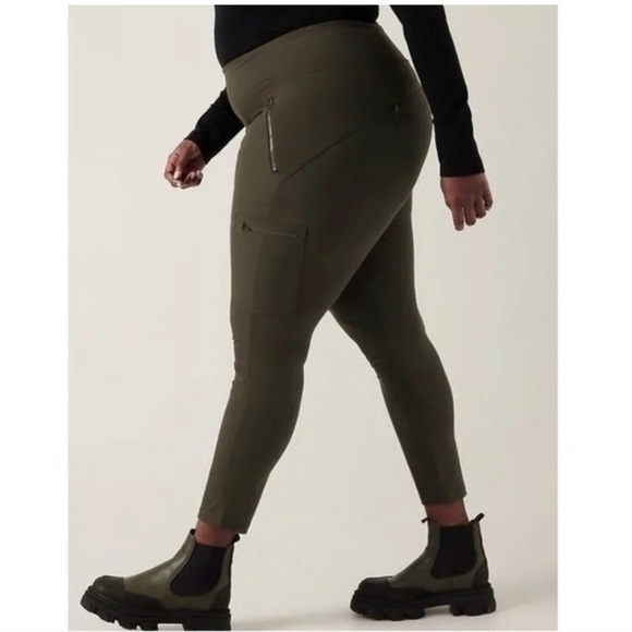 Athleta Pants - Athleta Headlands Hybrid Cargo Tight Green Cargo Pants Size 22